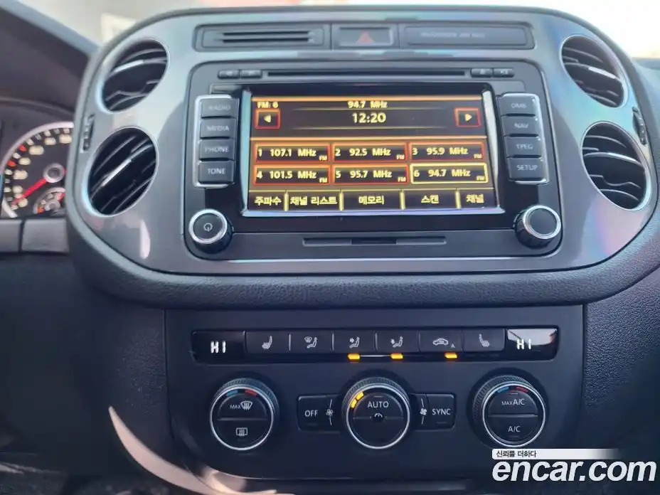 Volkswagen Tiguan 2016 2.0 Автомат в Москве № 169305, фото 7