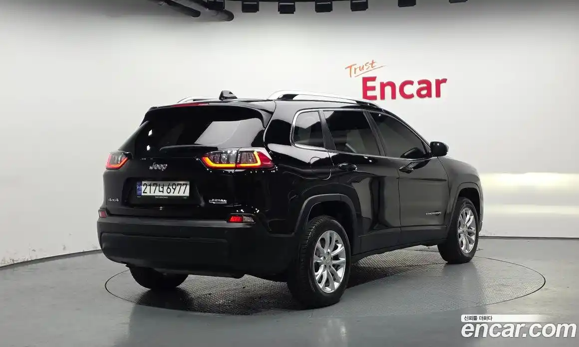 Jeep Cherokee 2019 2.4 Автомат в Москве № 169805, фото 9