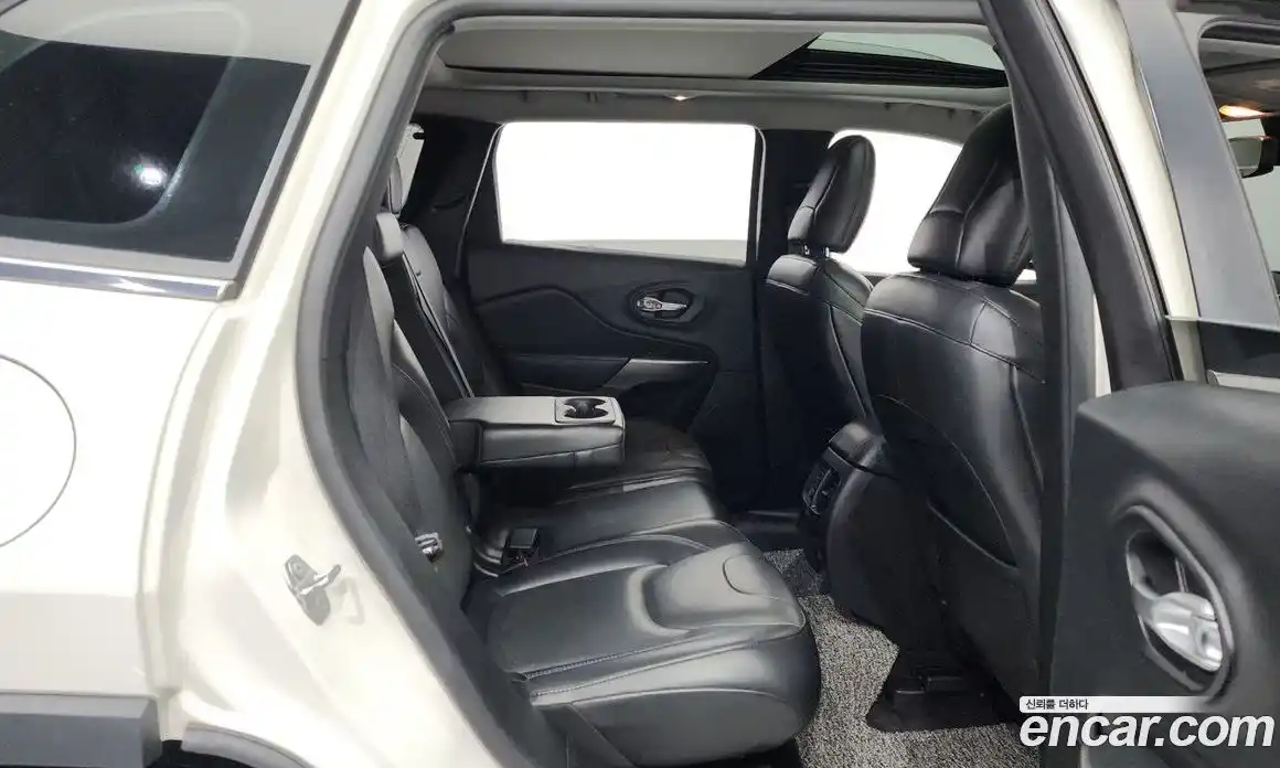 Jeep Cherokee 2019 2.4 Автомат в Москве № 169833, фото 12