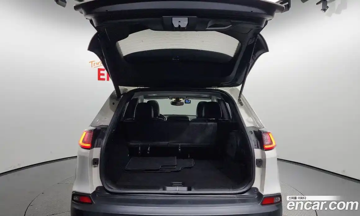 Jeep Cherokee 2019 2.4 Автомат в Москве № 169833, фото 20