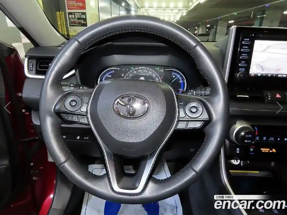 Toyota RAV4 2021 2.5 Автомат в Москве № 170364, фото 8