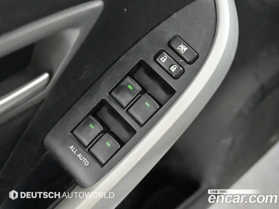 Toyota Prius 2012 1.8 Автомат в Москве № 170366, фото 15