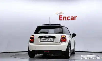 Mini Cooper 2016 1.5 Автомат в Москве № 175337, миниатюра 12
