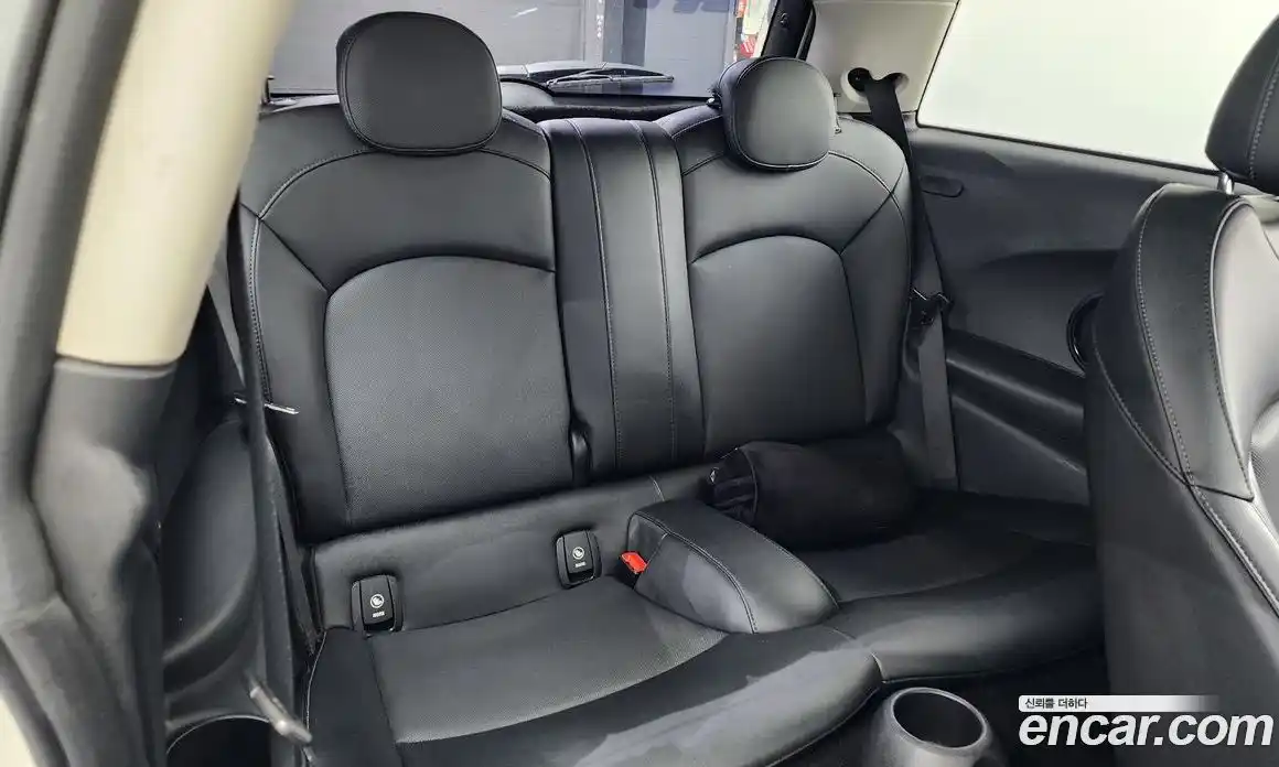 Mini Cooper 2016 1.5 Автомат в Москве № 175337, фото 4