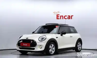 Mini Cooper 2016 1.5 Автомат в Москве № 175337, миниатюра 6