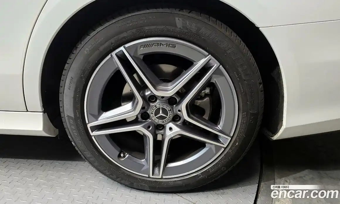 Mercedes-Benz E-Class 2023 2.0 Автомат в Москве № 177618, фото 14