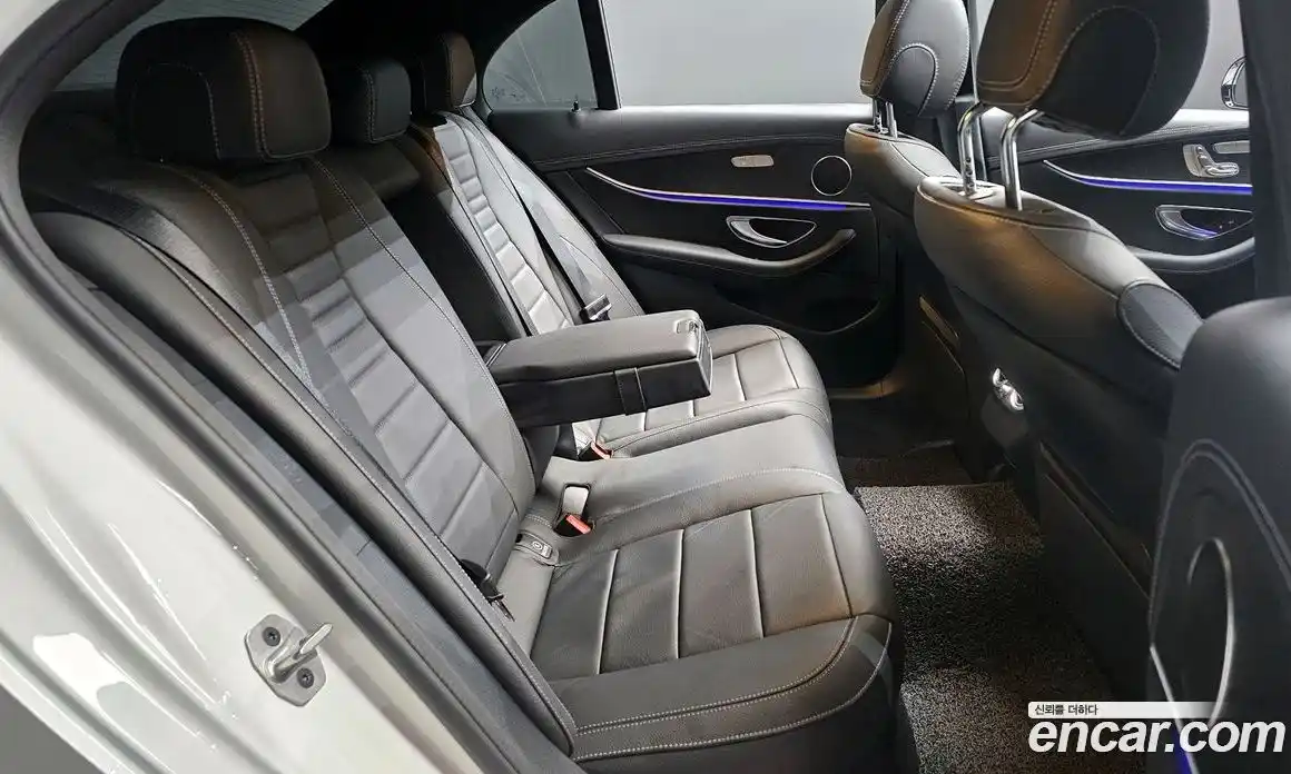 Mercedes-Benz E-Class 2023 2.0 Автомат в Москве № 177618, фото 5