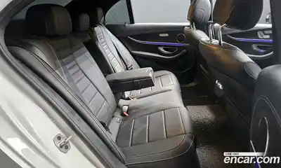 Mercedes-Benz E-Class 2023 2.0 Автомат в Москве № 177618, миниатюра 5