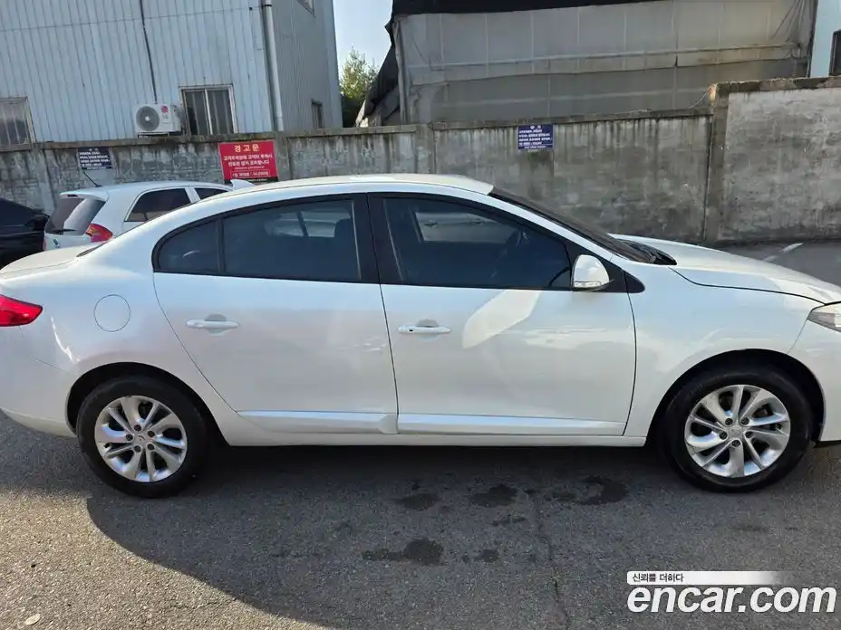 Renault SM3 2015 1.6 Автомат в Москве № 186502, фото 5