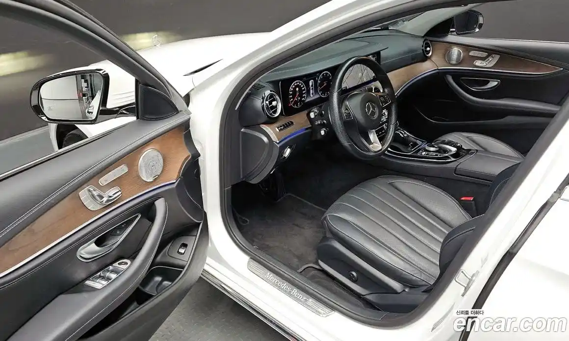 Mercedes-Benz E-Class 2018 2.0 Автомат в Москве № 194040, фото 13