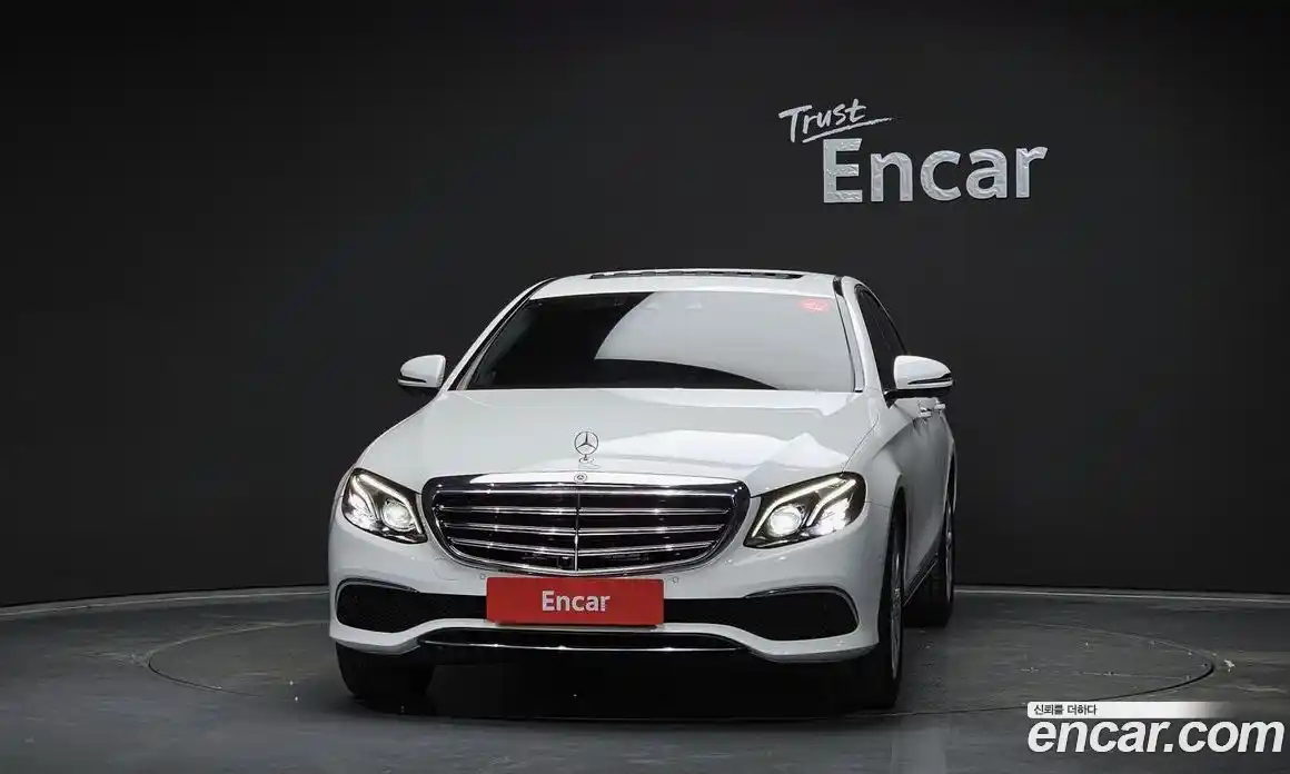 Mercedes-Benz E-Class 2018 2.0 Автомат в Москве № 194040, фото 14