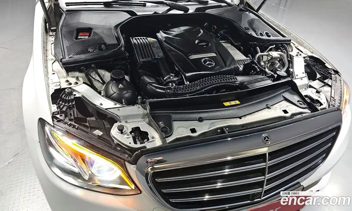 Mercedes-Benz E-Class 2018 2.0 Автомат в Москве № 194040, фото 3