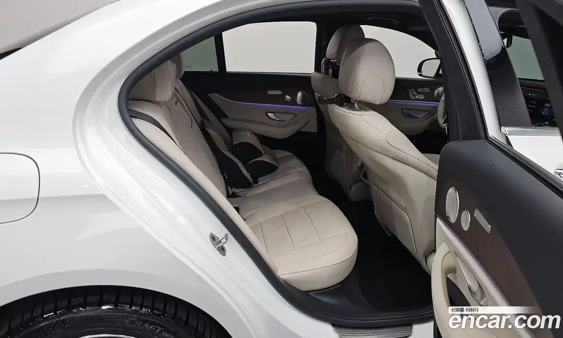 Mercedes-Benz E-Class 2021 2.0 Автомат в Москве № 194444, фото 17