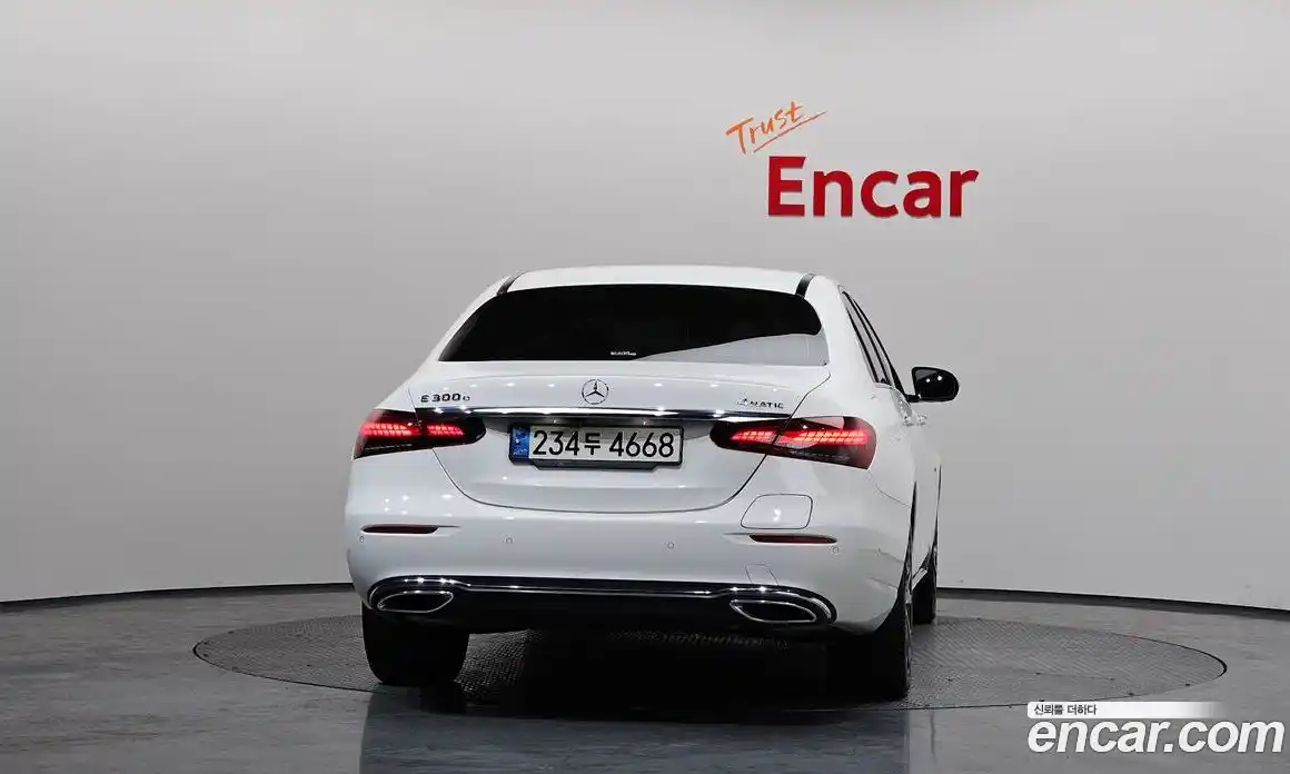 Mercedes-Benz E-Class 2021 2.0 Автомат в Москве № 194444, фото 9