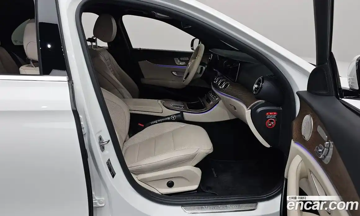 Mercedes-Benz E-Class 2021 2.0 Автомат в Москве № 194444, фото 10