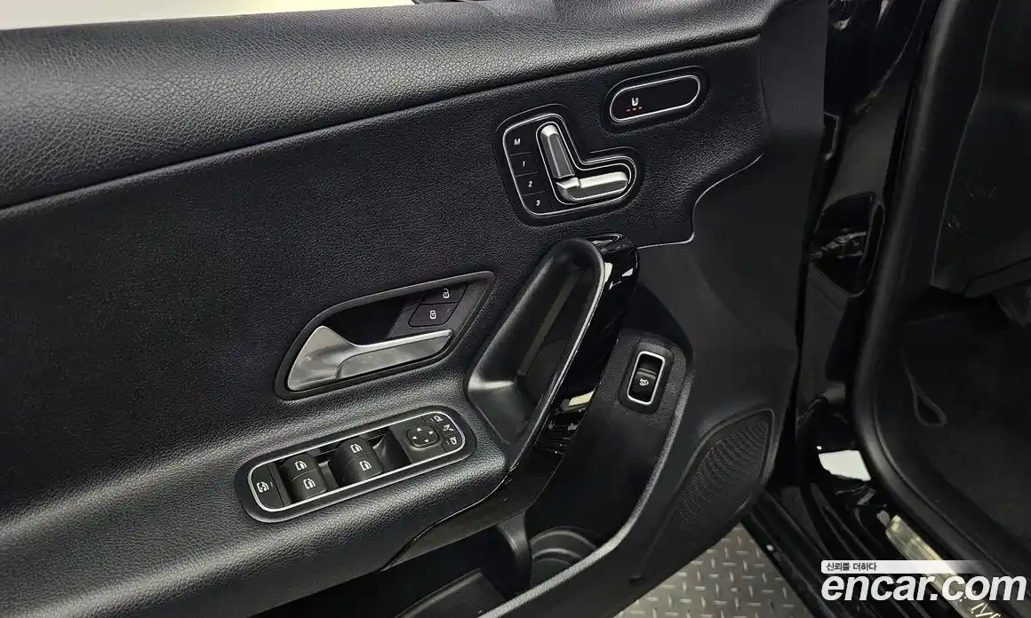 Mercedes-Benz A-Class 2020 2.0 Автомат в Москве № 194652, фото 15