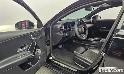 Mercedes-Benz A-Class 2020 2.0 Автомат в Москве № 194652, миниатюра 2