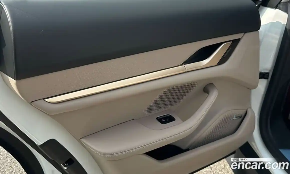 Porsche Taycan 2025 0.1 Автомат в Москве № 197813, фото 12