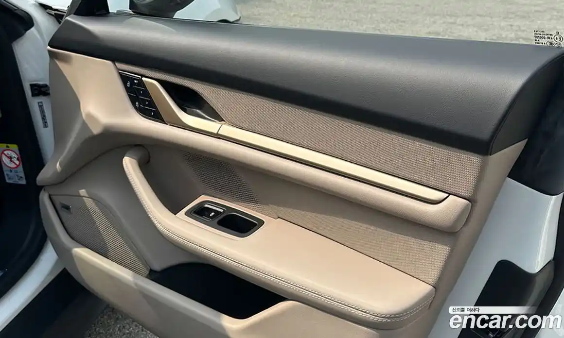 Porsche Taycan 2025 0.1 Автомат в Москве № 197813, фото 13