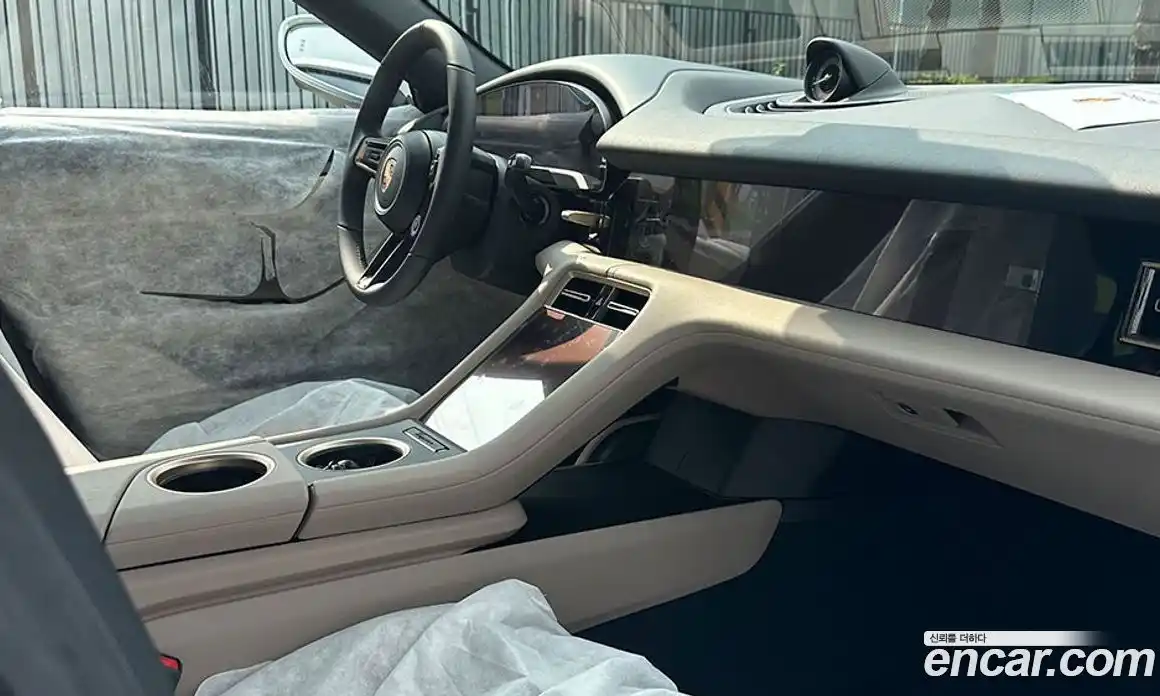 Porsche Taycan 2025 0.1 Автомат в Москве № 197813, фото 8