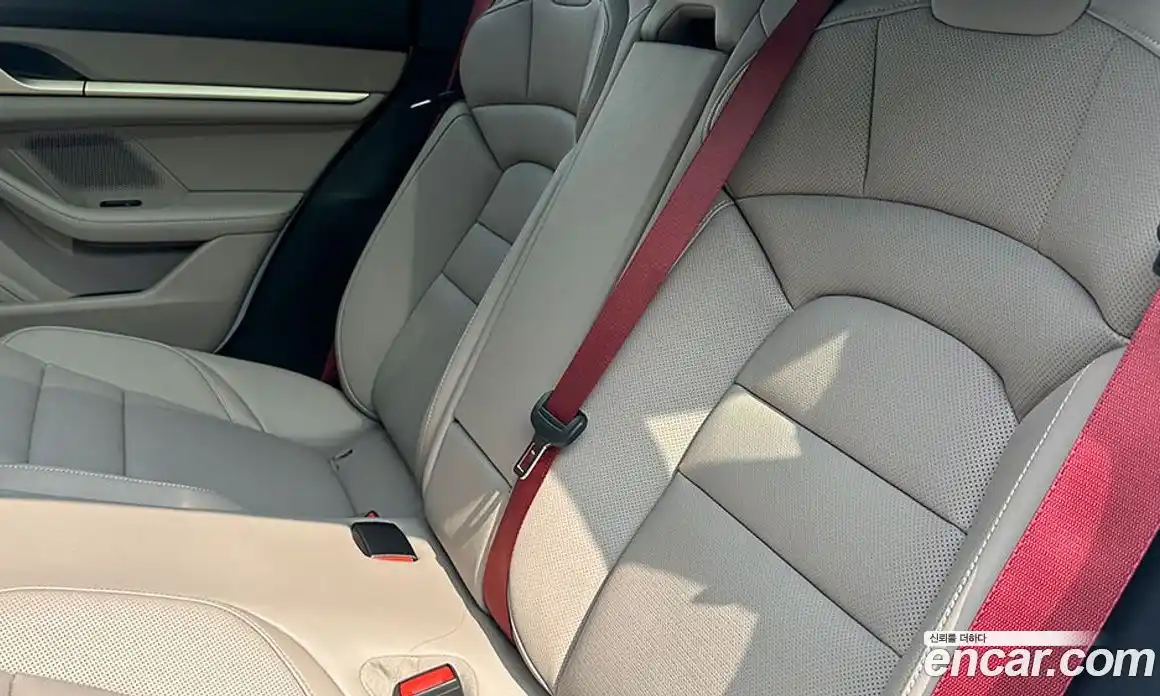 Porsche Taycan 2025 0.1 Автомат в Москве № 197813, фото 9