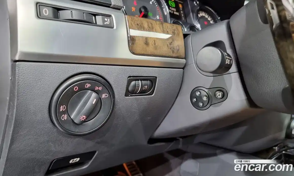 Volkswagen Touareg 2007 4.9 Автомат в Москве № 199250, фото 14