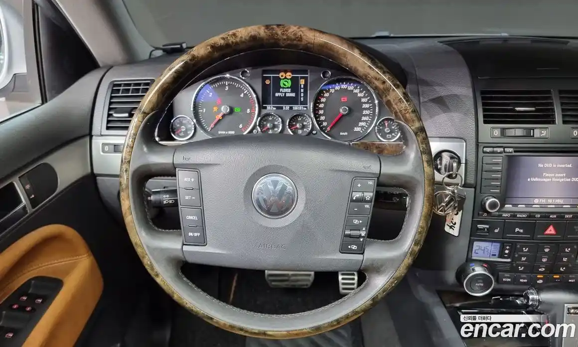 Volkswagen Touareg 2007 4.9 Автомат в Москве № 199250, фото 15