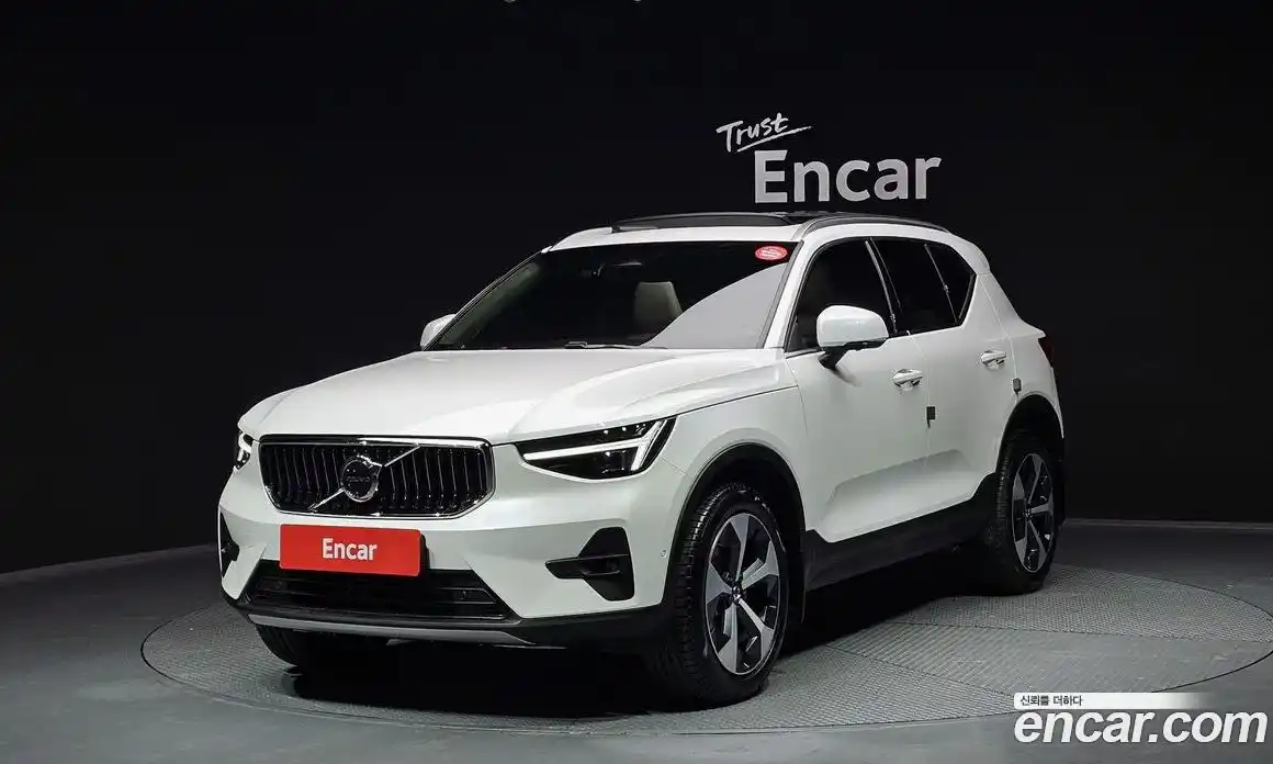 Volvo XC40 2025 2.0 Автомат в Москве № 212791, фото 1