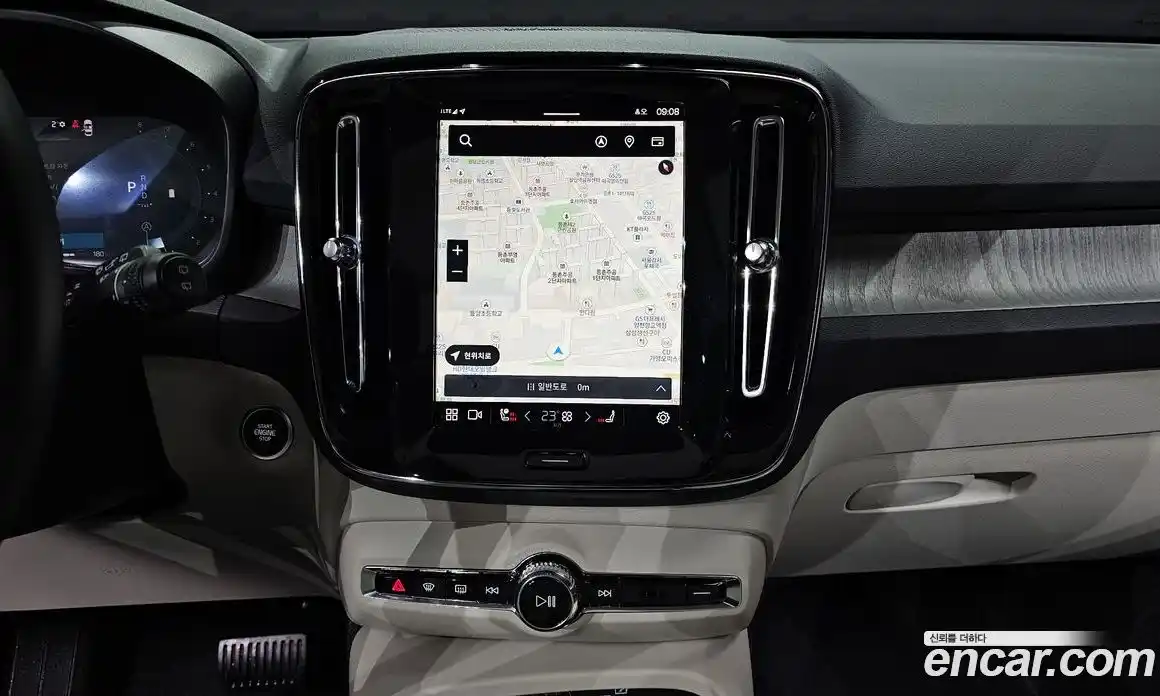 Volvo XC40 2025 2.0 Автомат в Москве № 212791, фото 14