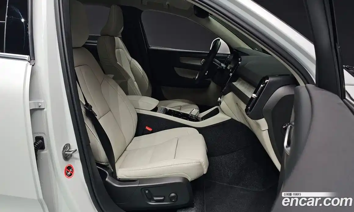 Volvo XC40 2025 2.0 Автомат в Москве № 212791, фото 10