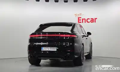Porsche Cayenne, 2025