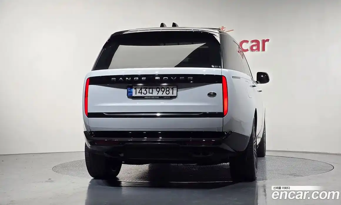 Land Rover Range-Rover 2023 4.4 Автомат в Москве № 213314, фото 15