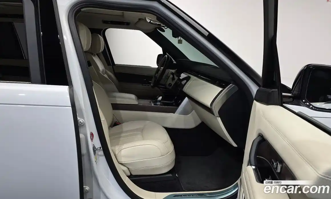 Land Rover Range-Rover 2023 4.4 Автомат в Москве № 213314, фото 19