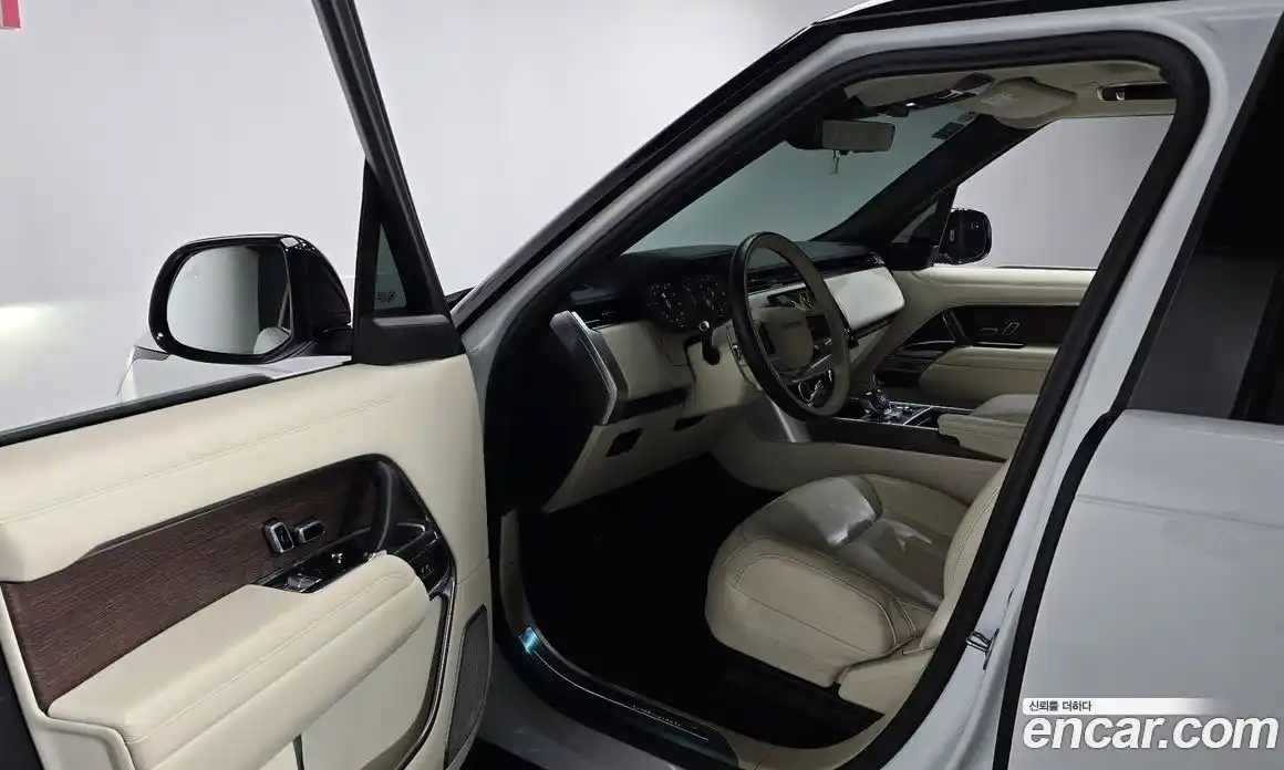 Land Rover Range-Rover 2023 4.4 Автомат в Москве № 213314, фото 9