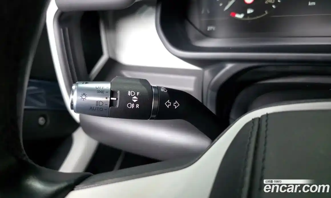 Land Rover Defender 2022 3.0 Автомат в Москве № 213349, фото 14