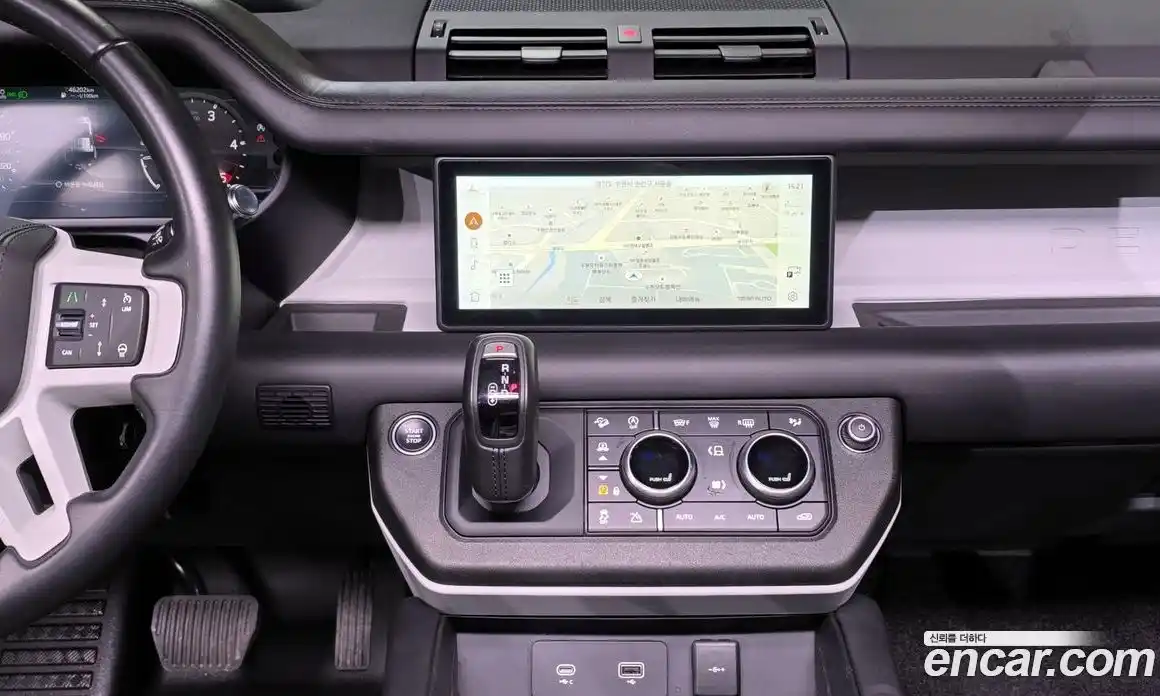 Land Rover Defender 2022 3.0 Автомат в Москве № 213349, фото 17