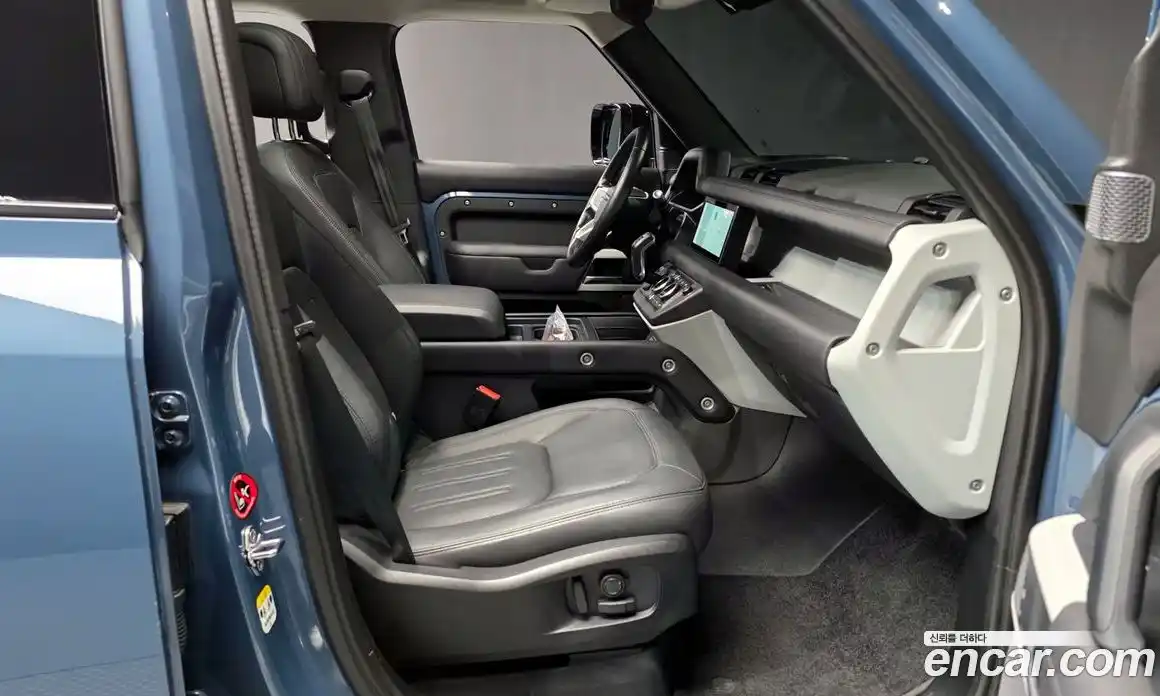 Land Rover Defender 2022 3.0 Автомат в Москве № 213349, фото 4