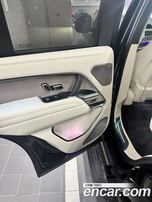 Land Rover Range-Rover 2025 4.4 Автомат в Москве № 213876, фото 13