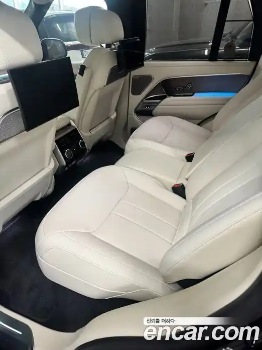 Land Rover Range-Rover 2025 4.4 Автомат в Москве № 213876, фото 9