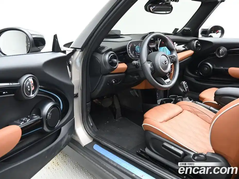 Mini Cooper Convertible 2024 2.0 Автомат в Москве № 214039, фото 11