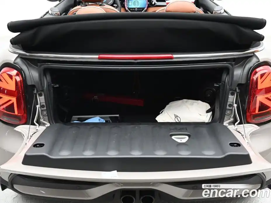 Mini Cooper Convertible 2024 2.0 Автомат в Москве № 214039, фото 19