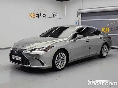 Lexus ES, 2020