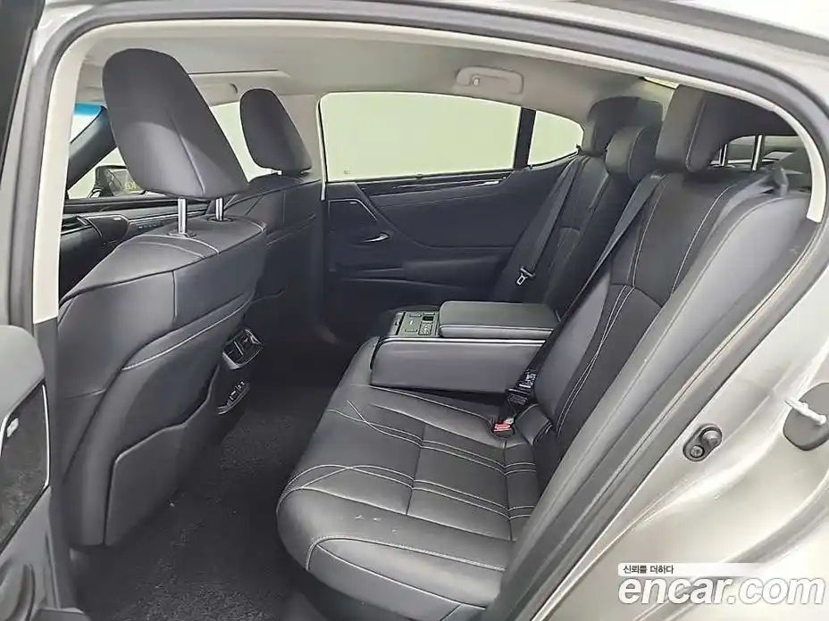 Lexus ES 2020 2.5 Автомат в Москве № 214841, фото 12