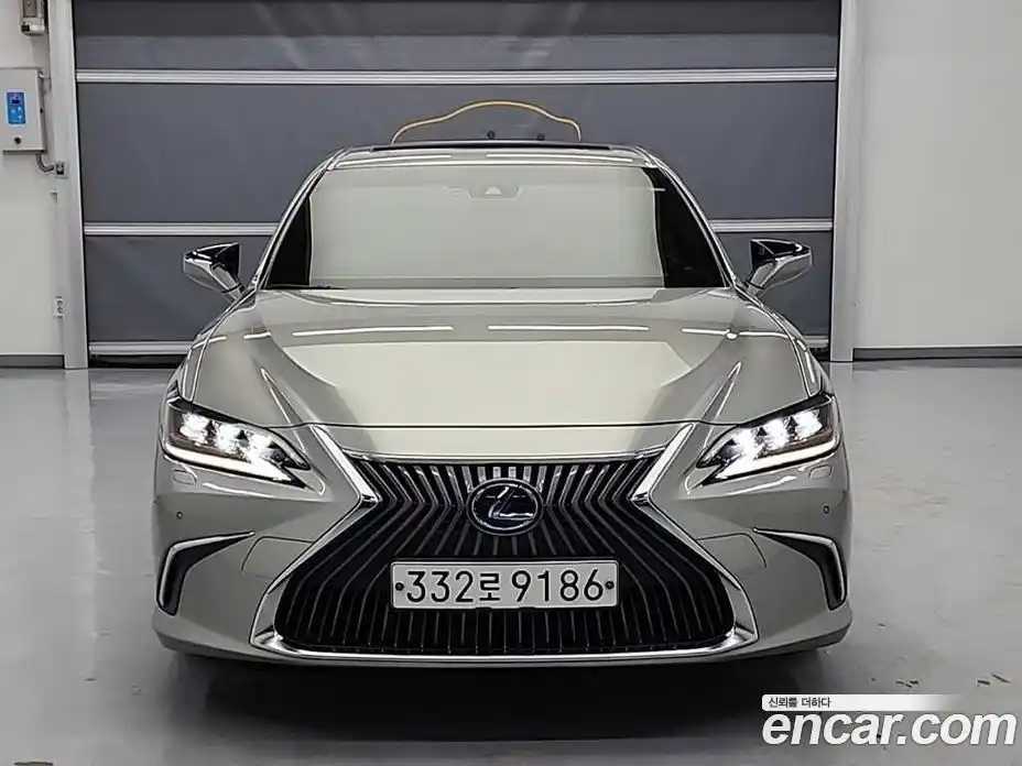 Lexus ES 2020 2.5 Автомат в Москве № 214841, фото 2