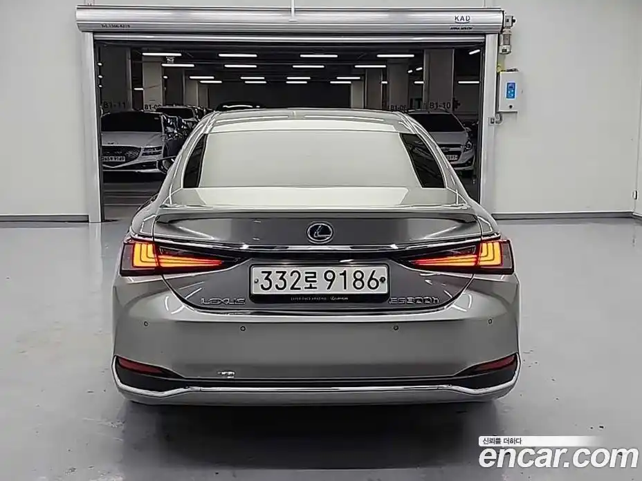 Lexus ES 2020 2.5 Автомат в Москве № 214841, фото 3