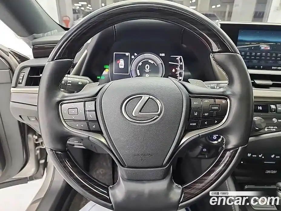 Lexus ES 2020 2.5 Автомат в Москве № 214841, фото 9