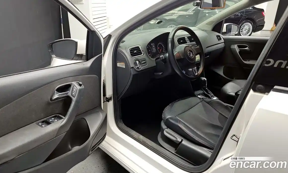 Volkswagen Polo 2013 1.6 Автомат в Москве № 215282, фото 18