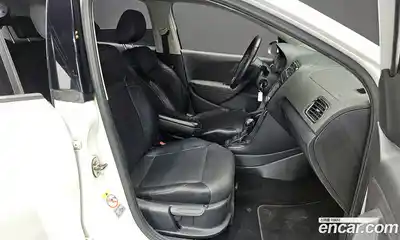 Volkswagen Polo 2013 1.6 Автомат в Москве № 215282, миниатюра 5