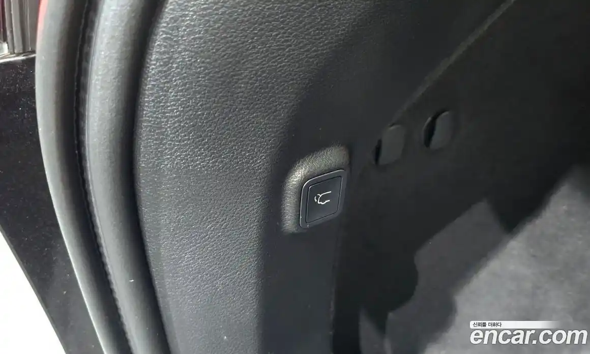 Jeep Cherokee 2019 2.4 Автомат в Москве № 215421, фото 9