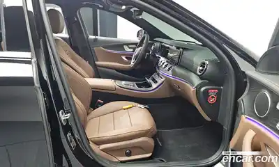 Mercedes-Benz E-Class 2023 2.0 Автомат в Москве № 218702, миниатюра 11